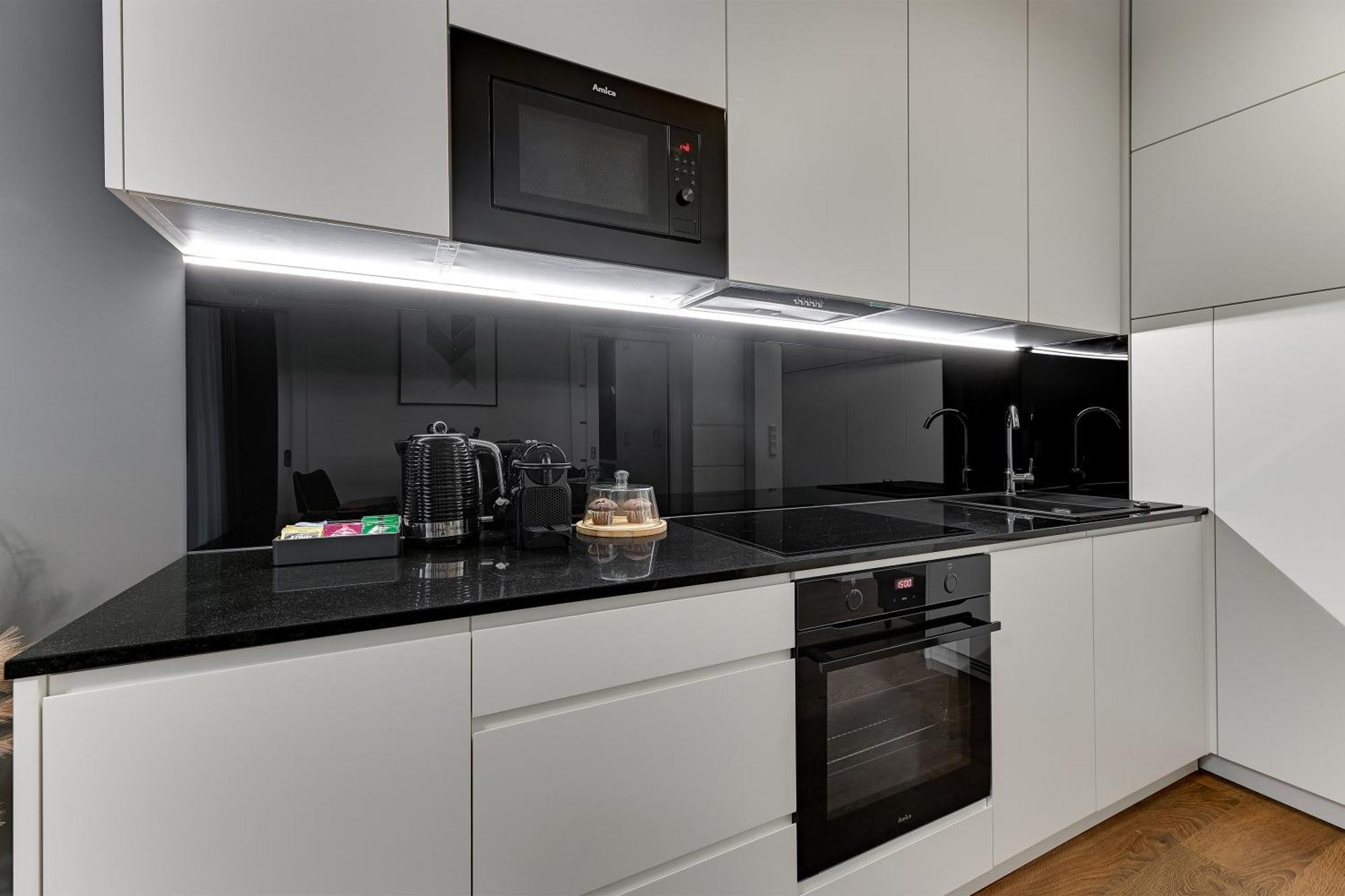 Granaria Deluxe & Riverside By Downtown Apartments Gdansk Room photo