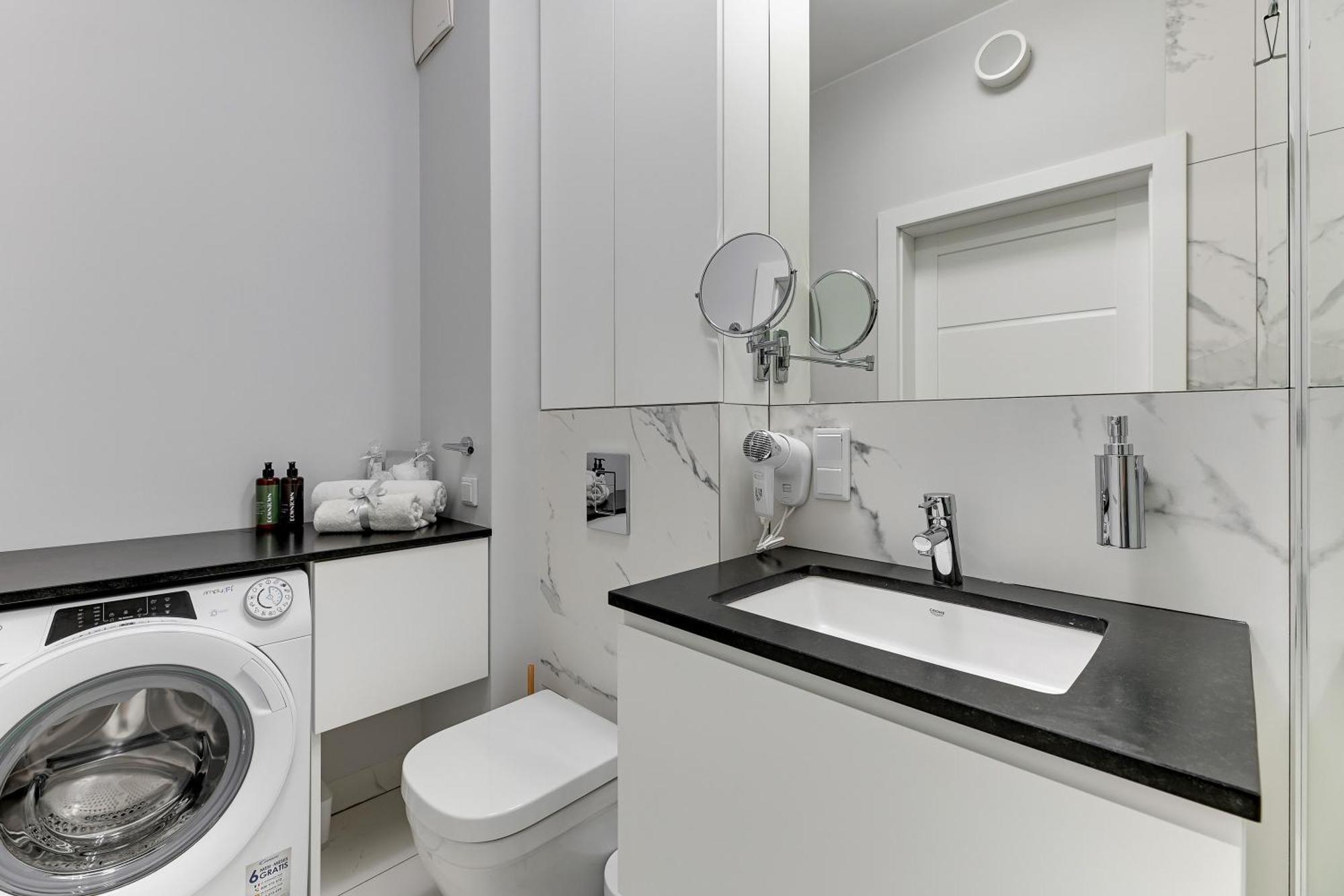 Granaria Deluxe & Riverside By Downtown Apartments Gdansk Room photo